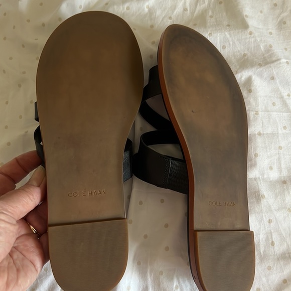 Women’s Cole Haan Flavia Grand black leather sandals. Like New. Size 8 - Picture 2 of 8